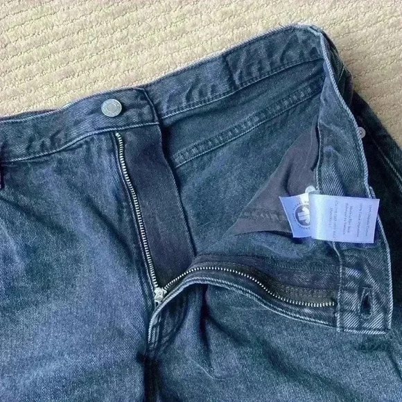 Everlane Cheeky Jean Short, black high-waisted Jean short, size 33 - Picture 5 of 15